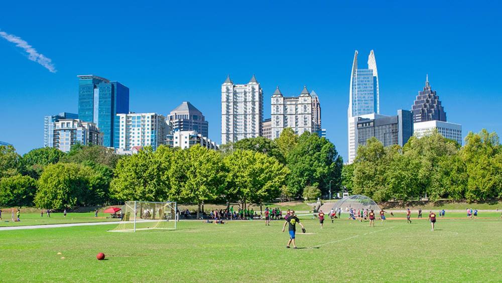 Апартаменты Marvelous Midtown Manor In Piedmont Park Атланта Экстерьер фото